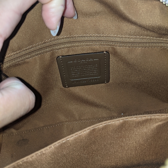 Coach bag 💕 - Picture 12 of 14